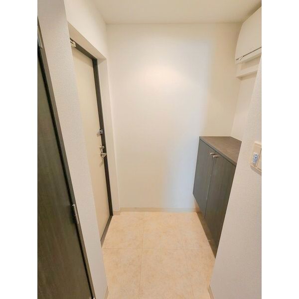 ＪＲ函館本線 琴似駅 徒歩1分 9階建 築19年の玄関写真