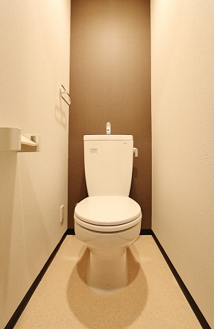 西鉄貝塚線 香椎宮前駅 徒歩5分 3階建 築14年のトイレ写真