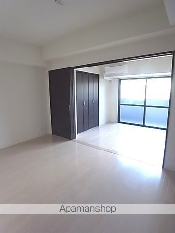 インテリジェンス御堂の居間写真