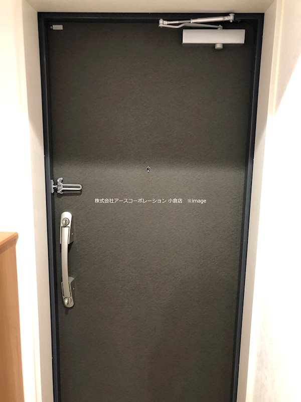 アースコートY’sシティ東神原の玄関写真