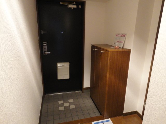 玄関　玄関（下足箱あり）