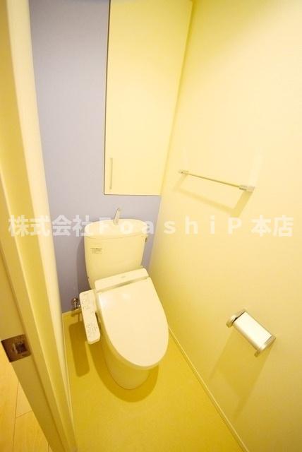 東急東横線 白楽駅 徒歩10分 5階建 築11年のトイレ写真