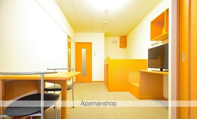レオパレスTREの居間写真