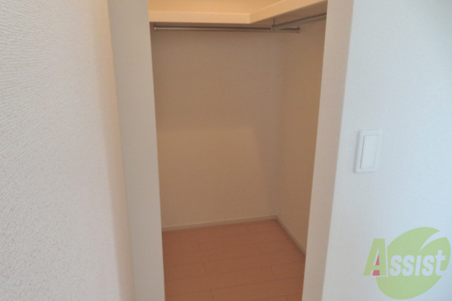 収納　寝室にはウォークインクローゼットがあります。