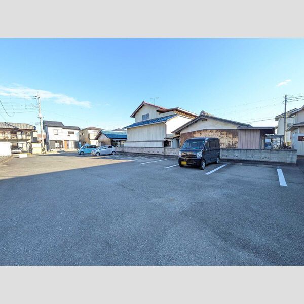 駐車場　駐車場