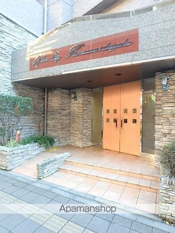 東急田園都市線 駒沢大学駅 徒歩10分 8階建 築26年の外観写真
