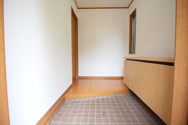 京王井の頭線 高井戸駅 徒歩9分 2階建 築18年の玄関写真