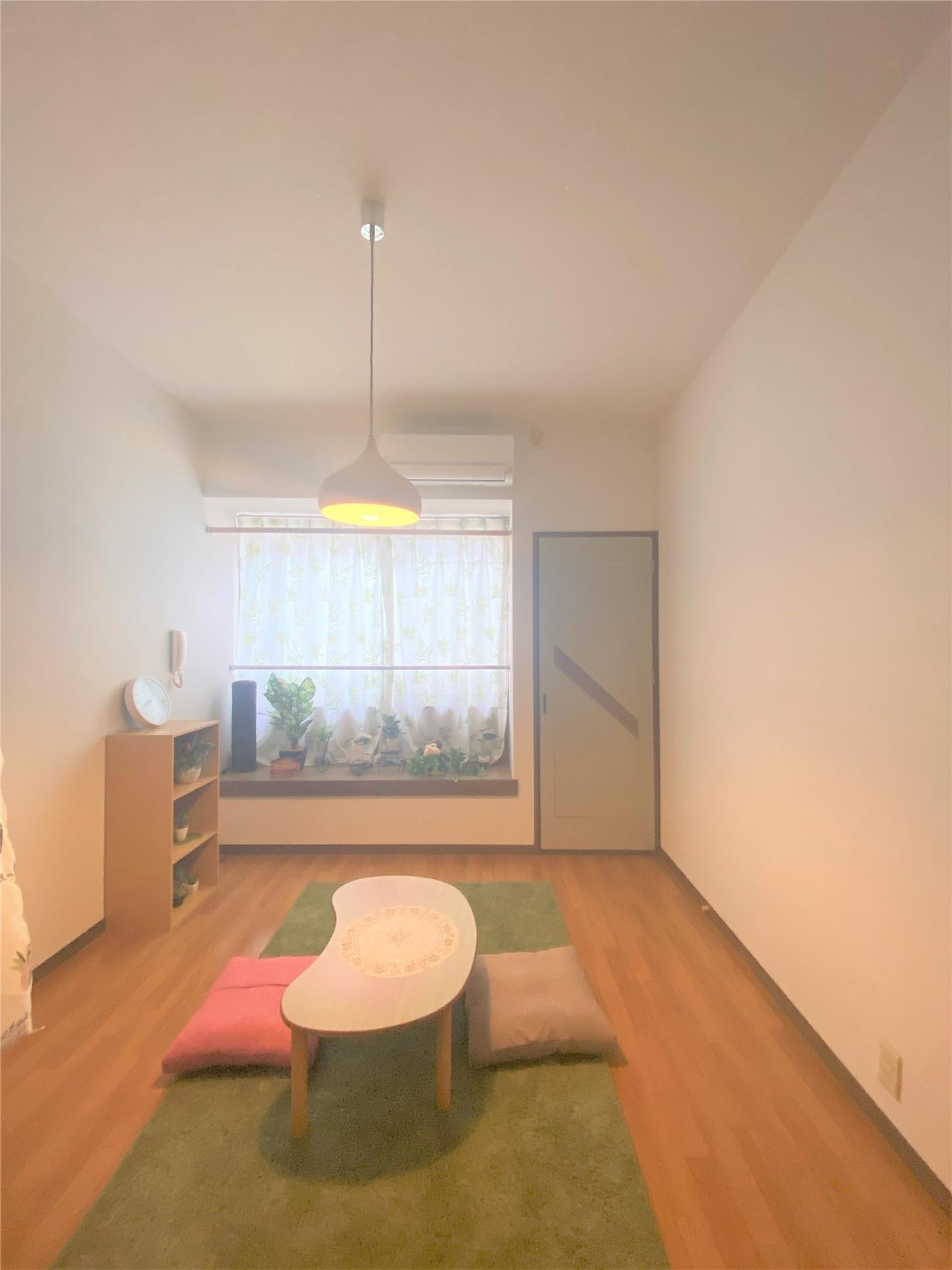 居室・リビング　※モデルルーム写真の為、入居時家具・備品等はついてきません