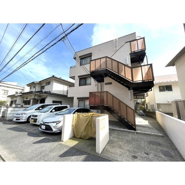 建物外観　積水ハウス施工　周辺平坦地です