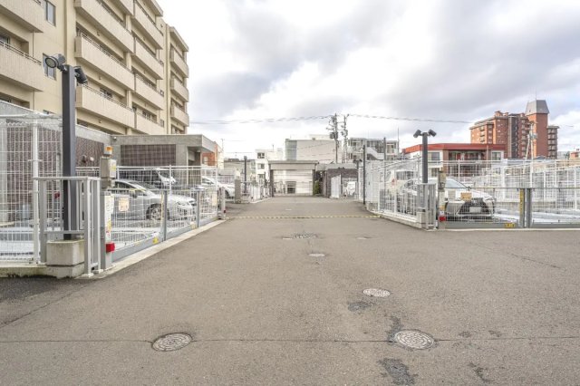 駐車場　敷地内駐車場