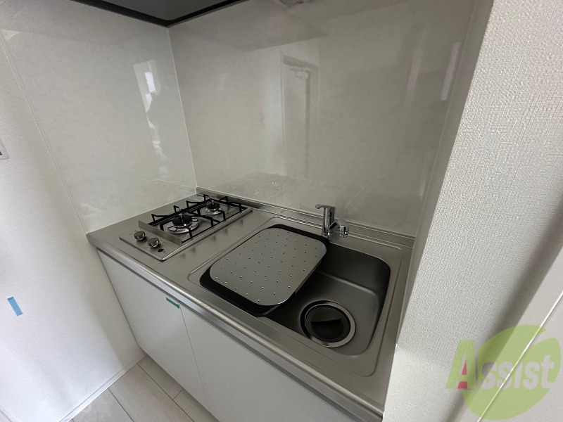 キッチン　キッチンは作業台もあり広めなので使いやすそうですね。
