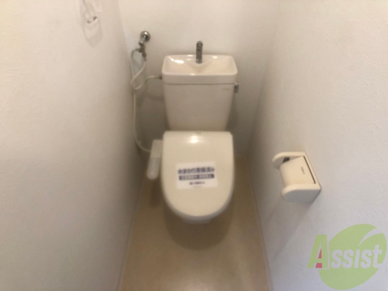 トイレ　トイレです。ウォシュレット付を探している方、おすすめです。
