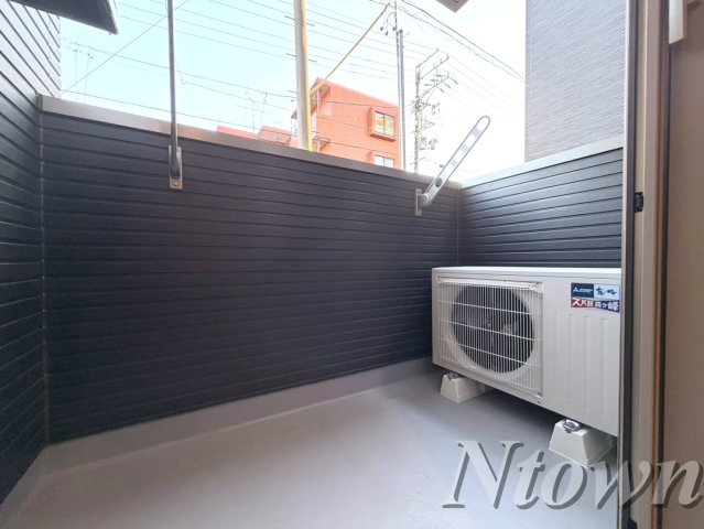 バルコニー　外からの目が気にならないバルコニーで洗濯物が干せます