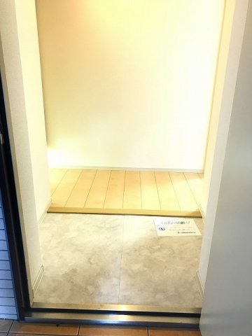 玄関　収納もある玄関です