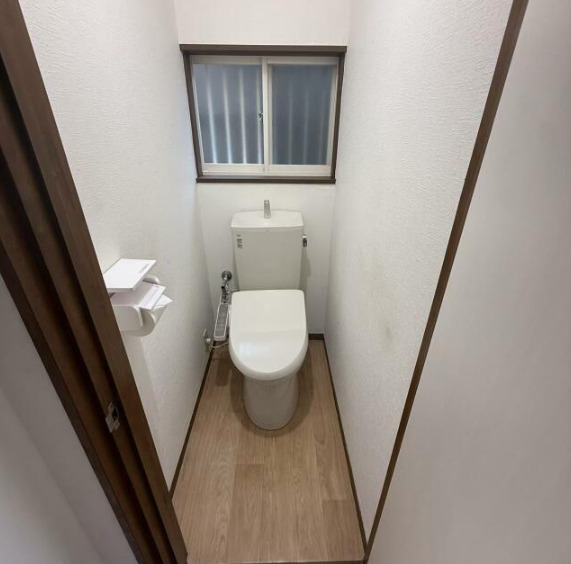 大竹戸建てのトイレ写真