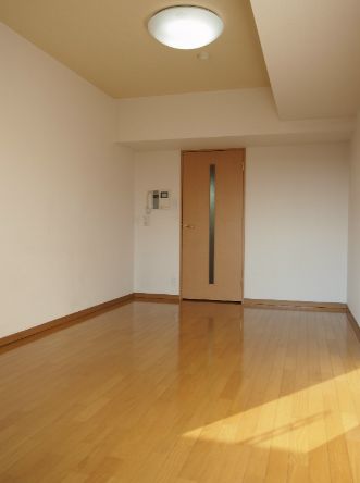 居室・リビング　別号室参考写真