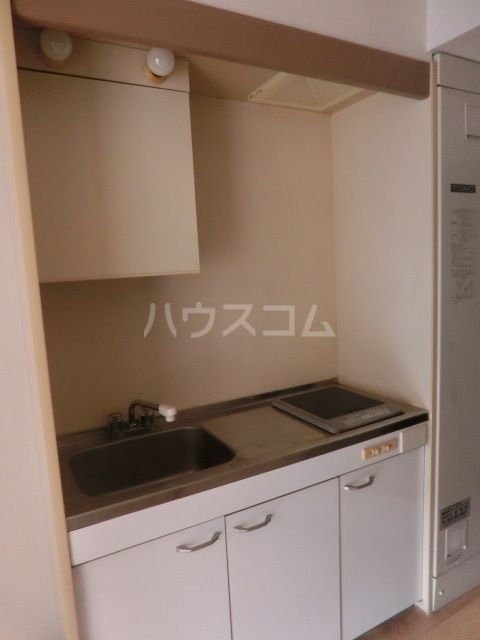 【名古屋市昭和区曙町のマンションのキッチン】