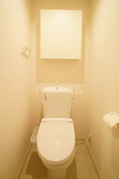 【横浜市青葉区新石川のマンションのトイレ】