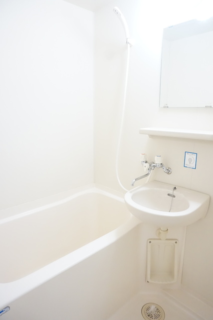 バス・シャワールーム　清潔感のあるバスルームです★