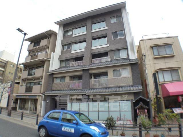 京都市東山区東町のマンションの建物外観