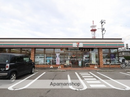 コンビニ　セブンイレブン（コンビニ）まで604m