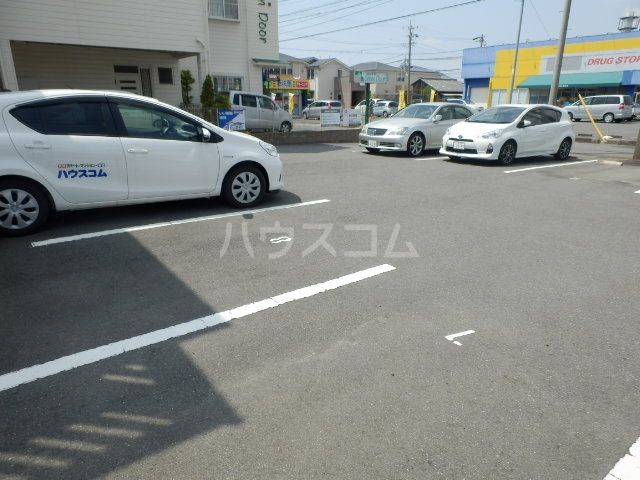 【リベルテ末広の駐車場】