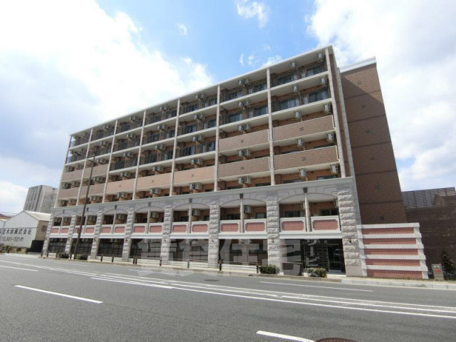 京都市南区吉祥院三ノ宮西町のマンションの建物外観