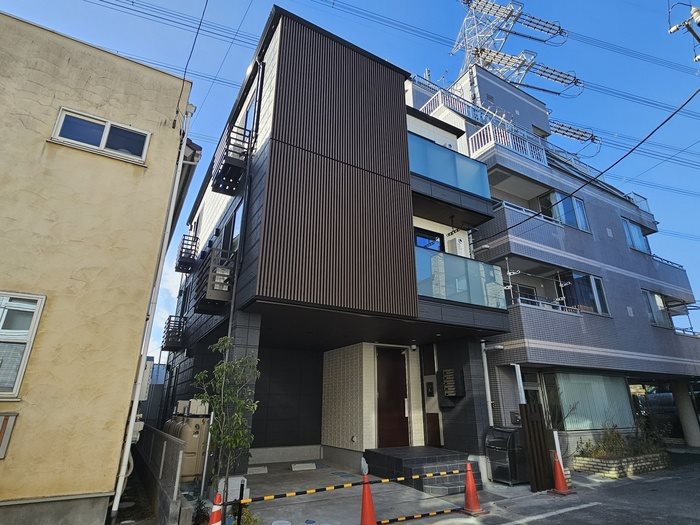 【ステラ東川口の建物外観】