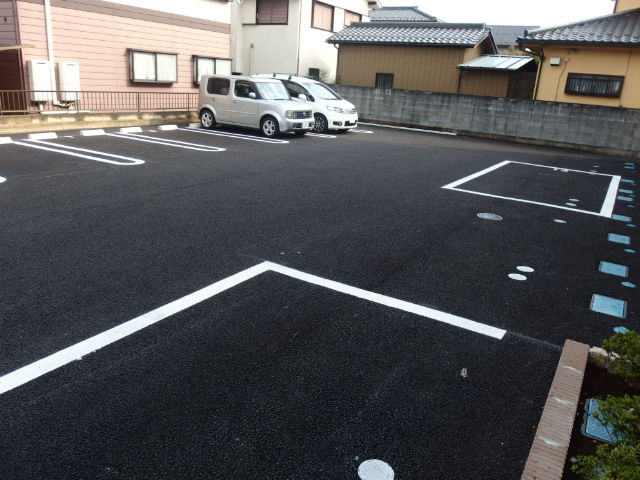 【蓮田市馬込のアパートの駐車場】