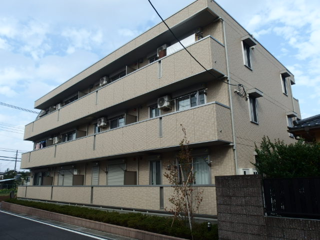 蓮田市馬込のアパートの建物外観