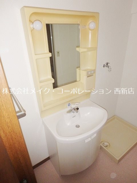 【福岡市西区内浜のマンションの洗面設備】