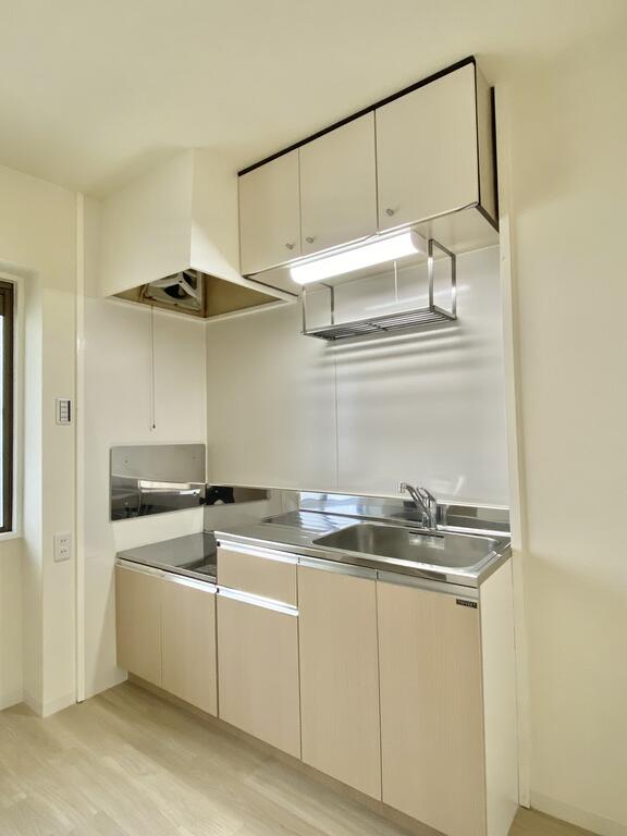 キッチン　とても綺麗に使われており良好な良好な状態です。