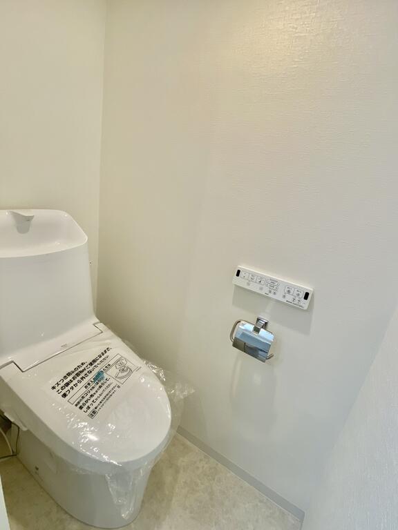 トイレ　温水洗浄機能付きのトイレ