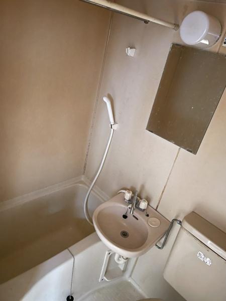 バス・シャワールーム　退去前のため別部屋の参考写真です