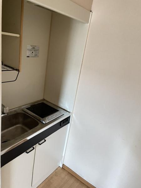 キッチン　退去前のため別部屋の参考写真です