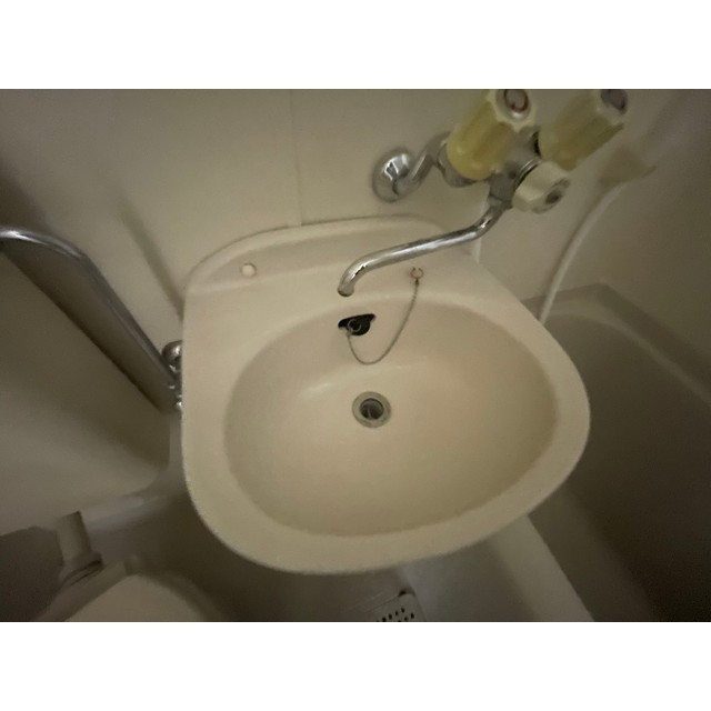 洗面設備　※他の号室の参考写真です