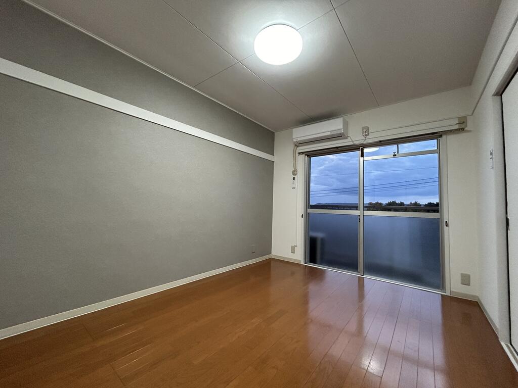 その他部屋・スペース　洋室４．５帖　画像は別号室のものになります。ご参考までに