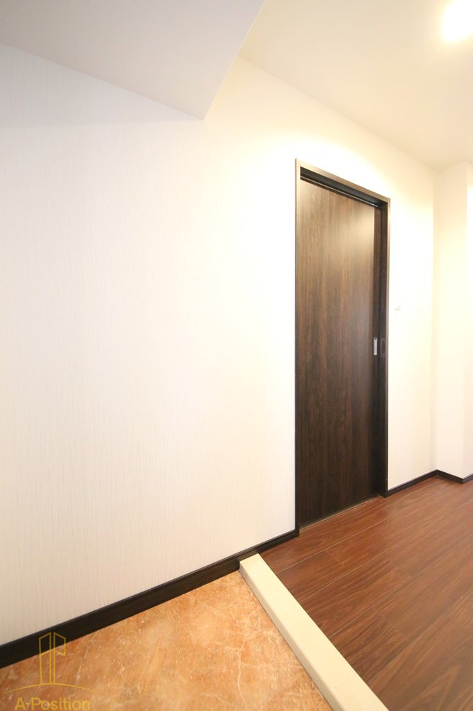 玄関　プレジオ鎗屋町