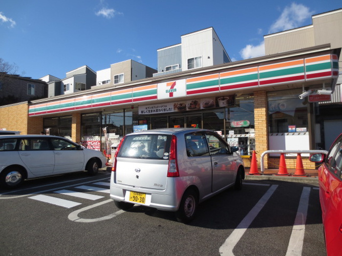 コンビニ　セブンイレブン（コンビニ）まで458m