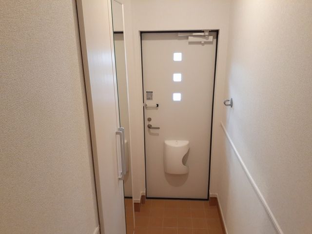 メルベーユIII号館の玄関写真