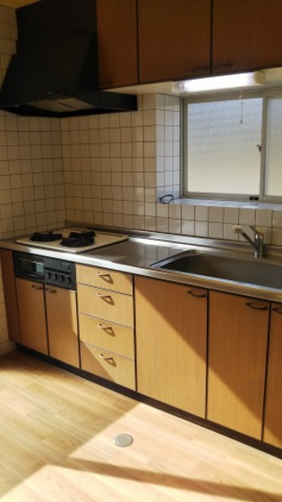 キッチン　※別号室の写真となります