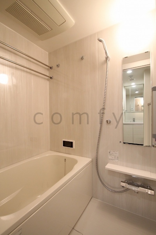 バス・シャワールーム　バスルーム