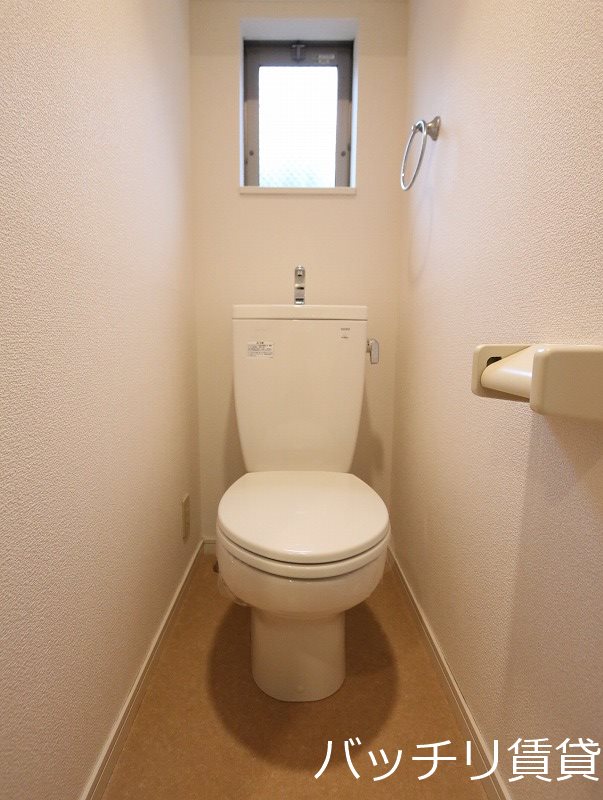 トイレ　同型タイプの為、現状を優先いたします