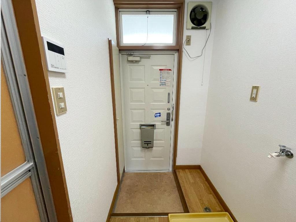 ハイツルーベンスの玄関写真
