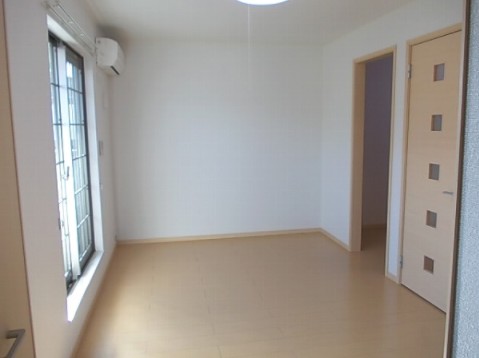 居室・リビング　エアコン付きで初期費用を抑えられます♪