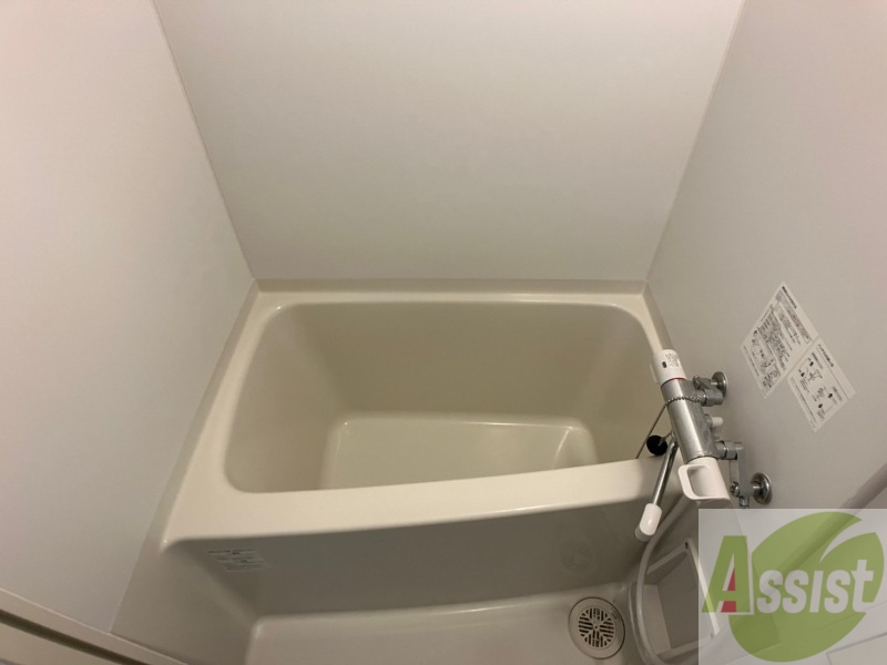 バス・シャワールーム　お風呂になります。一日の疲れを癒してくださいね。