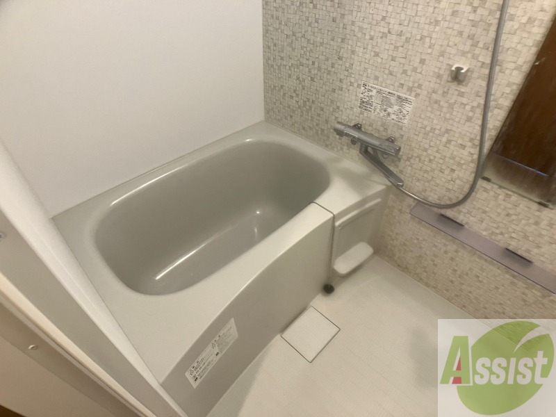 バス・シャワールーム　お風呂になります。一日の疲れを癒してくださいね。