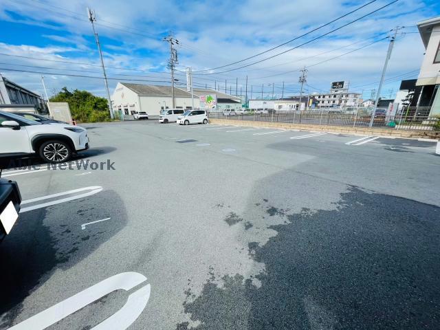 駐車場　駐車場