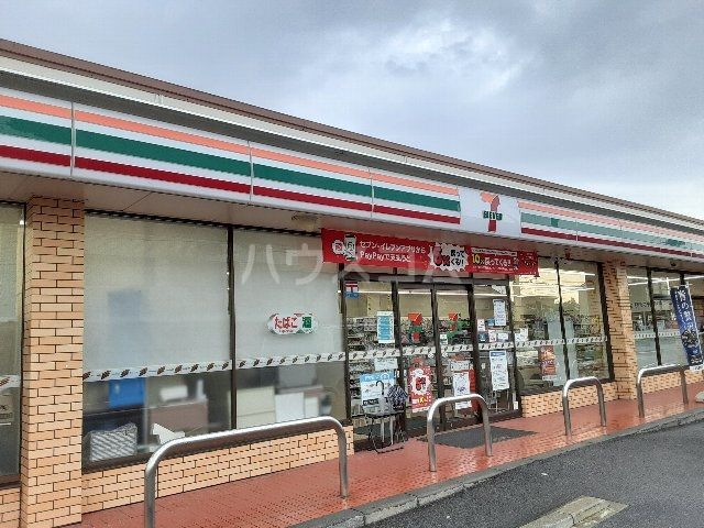 コンビニ　セブン-イレブン北名古屋徳重南店（コンビニ）まで318m
