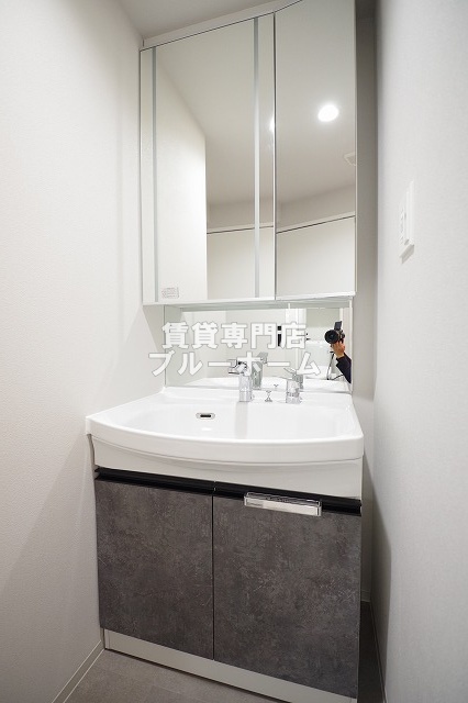 洗面設備　2面鏡のシャンプードレッサーです！